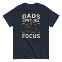 Navy t-shirt with 'Dads Never Lose Focus' print.